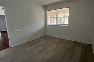 215 SW 117th Terrace, Pembroke Pines, FL 33025 - Photo 14