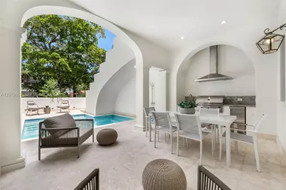 550 Malaga Ave #Villa 1, Coral Gables, FL 33134 - Photo 18