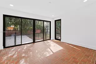 912 NE 82nd St, Miami, FL 33138 - Photo 10