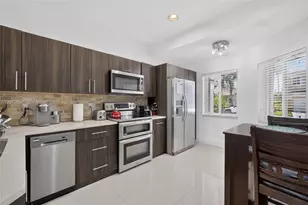 15891 SW 12th St, Pembroke Pines, FL 33027 - Photo 18