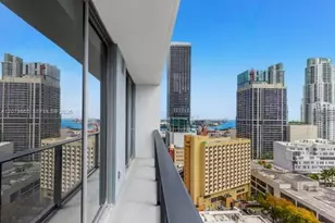 121 NE 5th St, Miami, FL 33132 - Photo 36
