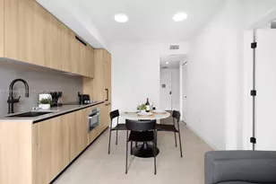 121 NE 5th St, Miami, FL 33132 - Photo 12