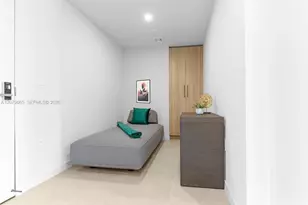 121 NE 5th St, Miami, FL 33132 - Photo 24
