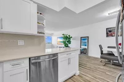 7441 Wayne #15I, Miami Beach, FL 33141 - Photo 16