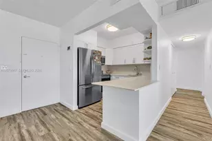 7441 Wayne, Miami Beach, FL 33141 - Photo 10
