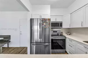 7441 Wayne, Miami Beach, FL 33141 - Photo 12