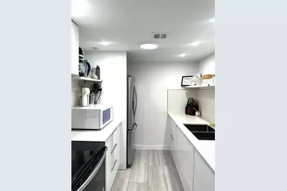 1000 West Ave #PH27, Miami Beach, FL 33139 - Photo 8