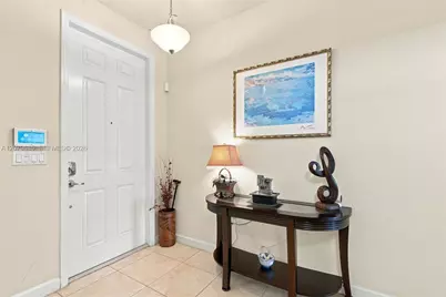 2466 NE 3rd Ct, Homestead, FL 33033 - Photo 2