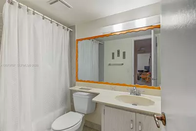 10300 NW 9th St Cir #203, Miami, FL 33172 - Photo 12