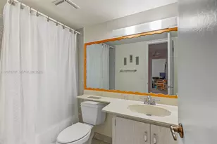 10300 NW 9th St Cir, Miami, FL 33172 - Photo 12