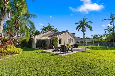 1416 Canary Island Dr, Weston, FL 33327 - Photo 14