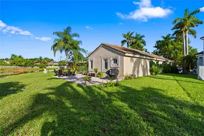 1416 Canary Island Dr, Weston, FL 33327 - Photo 16