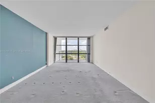 1000 Parkview Dr, Hallandale Beach, FL 33009 - Photo 18