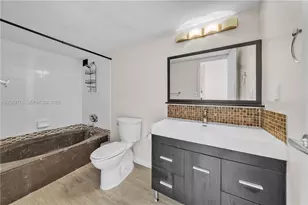 1000 Parkview Dr, Hallandale Beach, FL 33009 - Photo 20