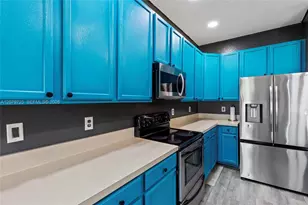 1522 Summergate Dr, Other City - In The State Of Florida, FL 33594 - Photo 18