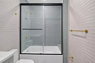 1011 NW 30th Ct, Miami, FL 33125 - Photo 38