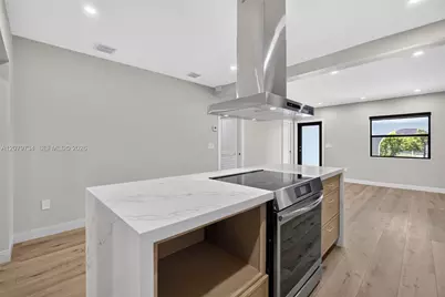 1011 NW 30th Ct #3, Miami, FL 33125 - Photo 20