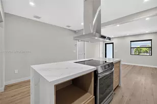 1011 NW 30th Ct, Miami, FL 33125 - Photo 20