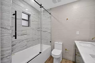 1011 NW 30th Ct, Miami, FL 33125 - Photo 32