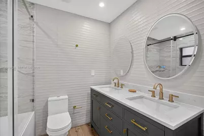 1011 NW 30th Ct #3, Miami, FL 33125 - Photo 30