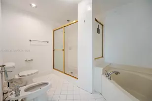 10750 NW 66th St, Doral, FL 33178 - Photo 12