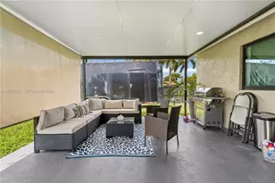 620 NW 98th Ave, Pembroke Pines, FL 33024 - Photo 22