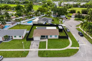 620 NW 98th Ave, Pembroke Pines, FL 33024 - Photo 28
