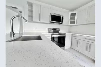 836 SW 2nd St #401, Miami, FL 33130 - Photo 6