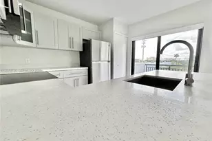 836 SW 2nd St, Miami, FL 33130 - Photo 8