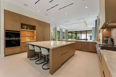 10860 SW 67th Ct, Pinecrest, FL 33156 - Photo 4