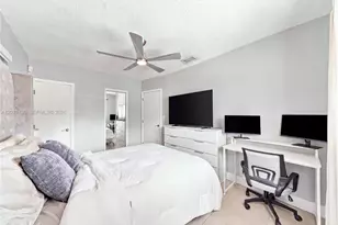 4041 W 8th Ave, Hialeah, FL 33012 - Photo 14