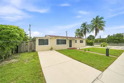 4041 W 8th Ave, Hialeah, FL 33012 - Photo 2