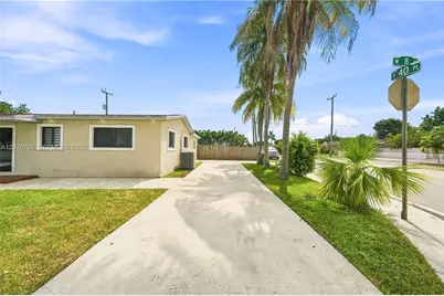 4041 W 8th Ave, Hialeah, FL 33012 - Photo 4