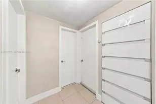 4041 W 8th Ave, Hialeah, FL 33012 - Photo 18