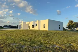 401 Lexington Dr, Other City - Not In The State Of Florida, FL 33876 - Photo 2