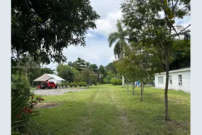 17725 SW 218th St, Miami, FL 33170 - Photo 8