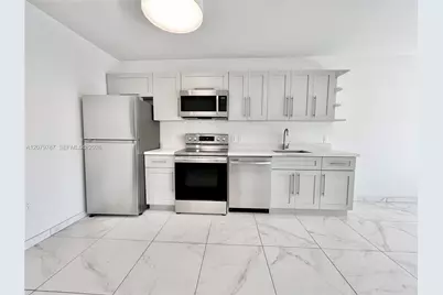 836 SW 2nd St #404, Miami, FL 33130 - Photo 2