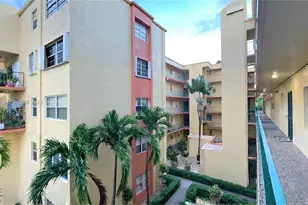1975 W 44th Pl, Hialeah, FL 33012 - Photo 4