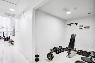 6039 Collins Ave, Miami Beach, FL 33140 - Photo 8