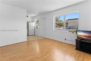 609 NE 6th Ct, Boynton Beach, FL 33435 - Photo 4