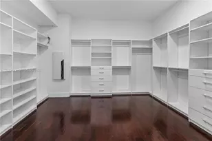 8249 NW 34th Dr, Doral, FL 33122 - Photo 22