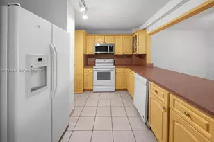 6450 Collins Ave, Miami Beach, FL 33141 - Photo 16