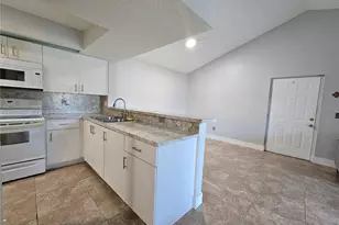 18860 NW 57th Ave, Hialeah, FL 33015 - Photo 6