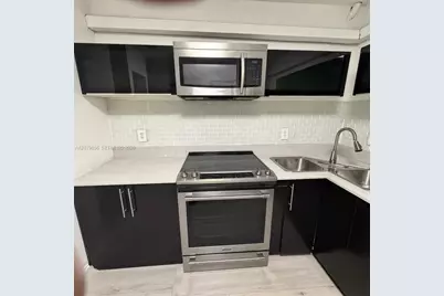 329 Ives Dairy Rd #329-02, Miami, FL 33179 - Photo 4