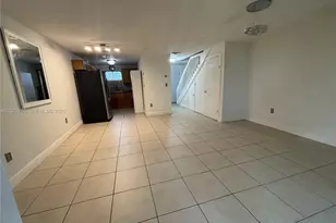 8172 NW 10th St, Miami, FL 33126 - Photo 8