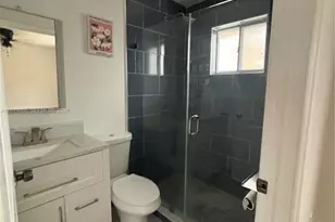 8172 NW 10th St, Miami, FL 33126 - Photo 32
