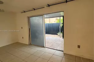 8172 NW 10th St, Miami, FL 33126 - Photo 14