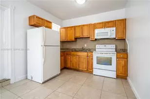 1980 NE 38th St, Oakland Park, FL 33308 - Photo 8