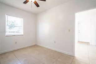 1980 NE 38th St, Oakland Park, FL 33308 - Photo 12