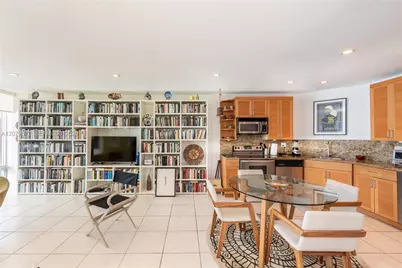 1408 Brickell Bay Dr #1215, Miami, FL 33131 - Photo 4
